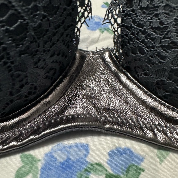 Victoria’s Secret dream angels metallic bra bundle size 34C - Picture 4 of 16